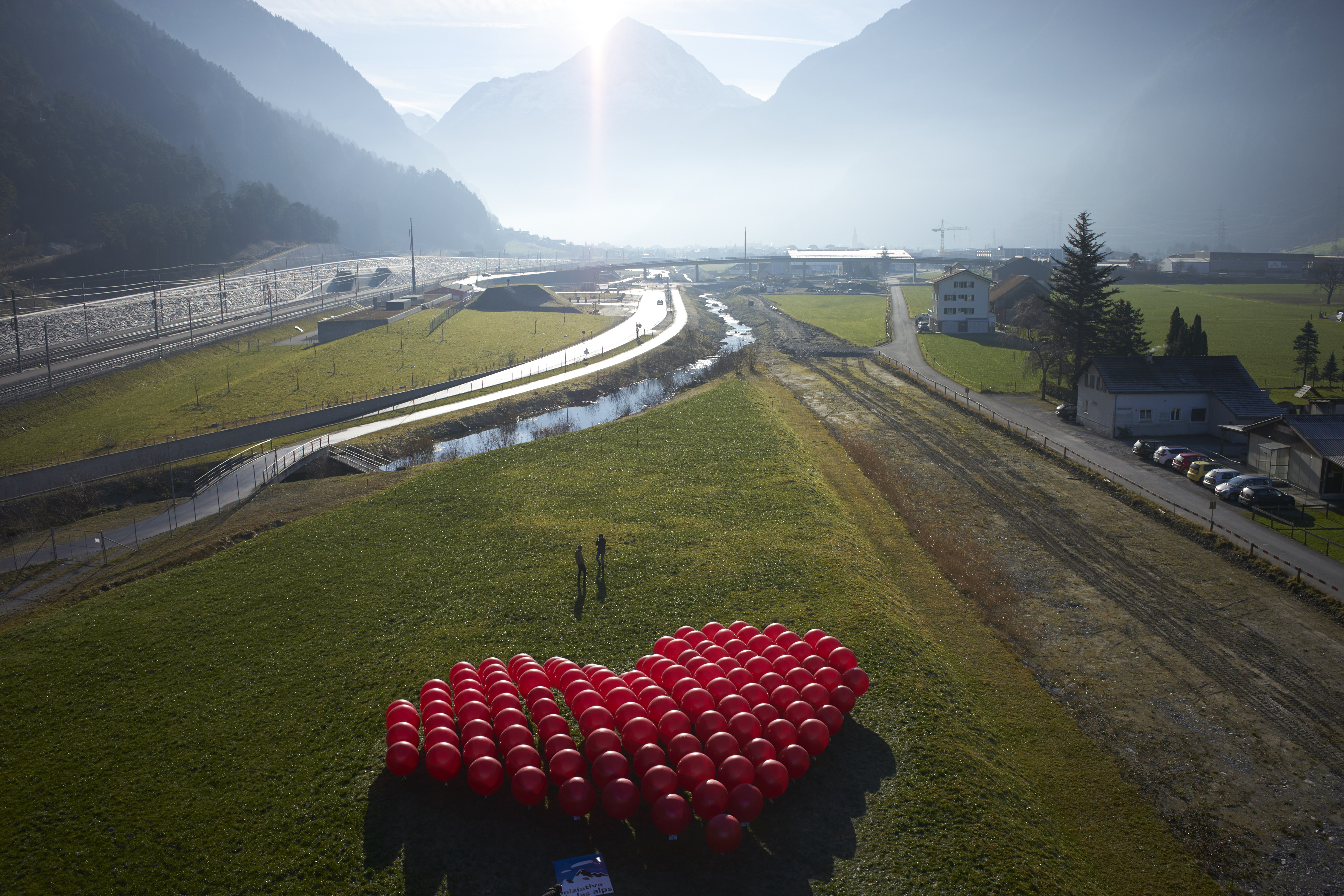 "Wir lieben die Apen", Aktion zur Öffnung des Gotthard Basistunnels, 8. Dezember   2016